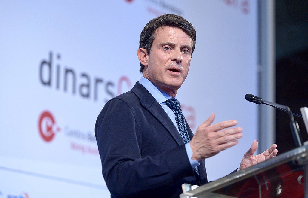 Manuel Valls pendant un discours à Barcelone en 2019