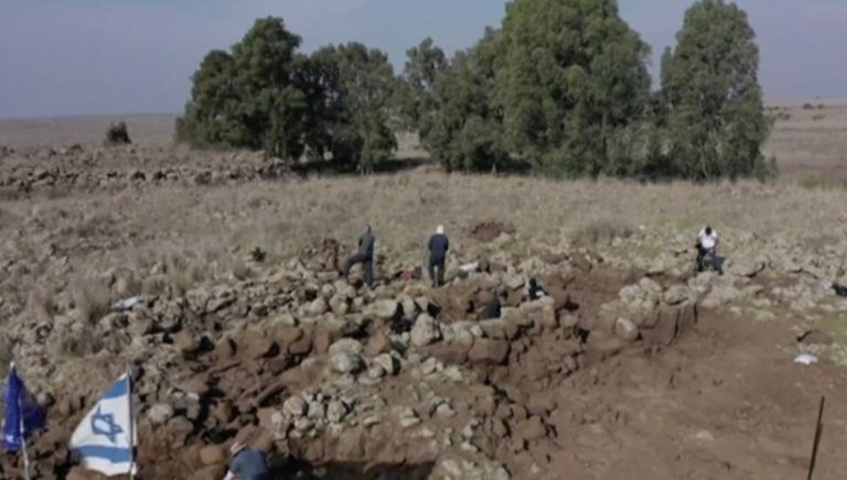 Fouilles archéologiques sur le plan du Golan en Israel découverte d'une forteresse datant du roi David
