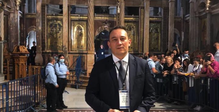 Konstantinos Vlasis, ministre grec délégué aux affaires étrangères dans l'église du Saint-Sépulcre à Jérusalem