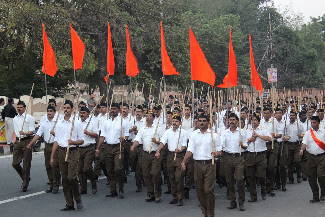 La milice nationaliste hindoue Rashtriya Swayamsevak Sangh (RSS) défilant en 2016 dans les rue de Bhopal (Madhya Pradesh).