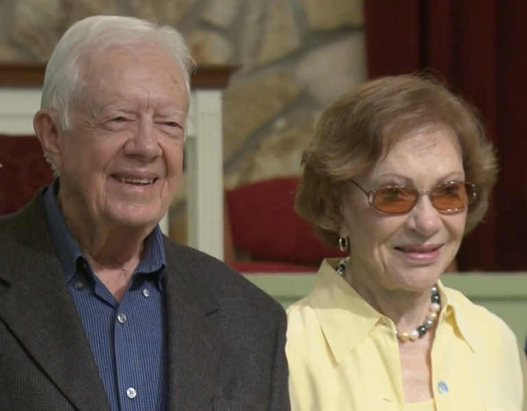 L’ancien président Jimmy Carter et sa femme Rosalynn fêtent leurs 75 ans de mariage