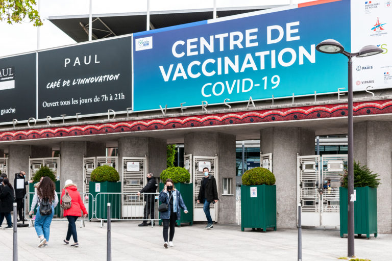 Centre de vaccination contre le Covid-19 à Paris, Porte de Versailles, 20 mai 2021