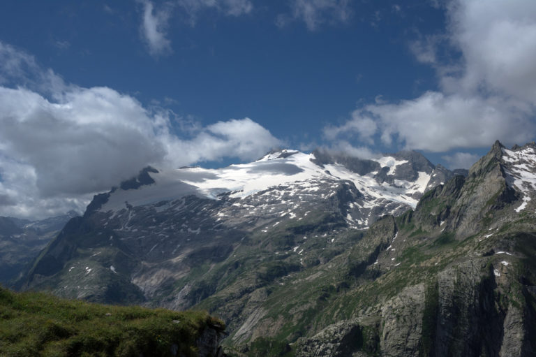 La mont du Basodino, neige au sommet