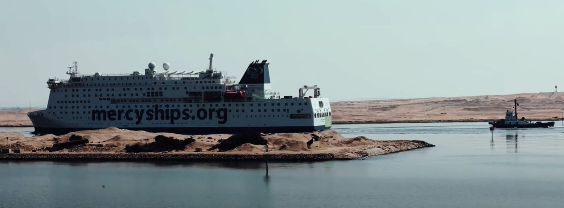 Le Global Mercy, nouveau navire-hôpital de l’ONG chrétienne Mercy Ships a traversé le canal de Suez le 28 août et accostera dans le port d’Anvers en Belgique le 12 septembre.