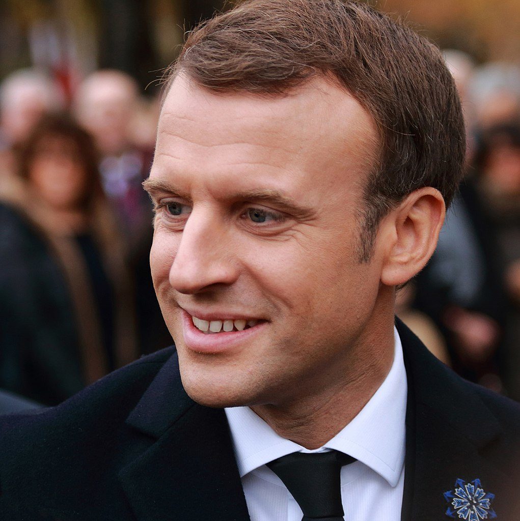 Emmanuel Macron, souriant