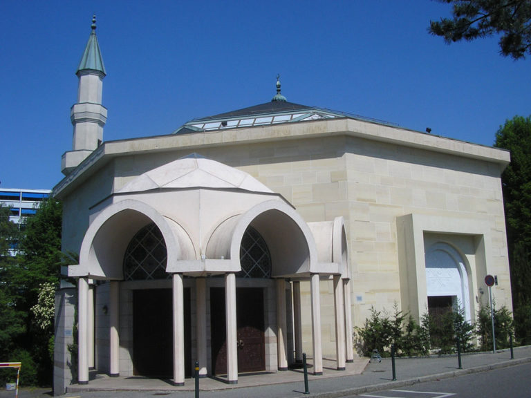 La mosquée de Genève, bâtiment blanc