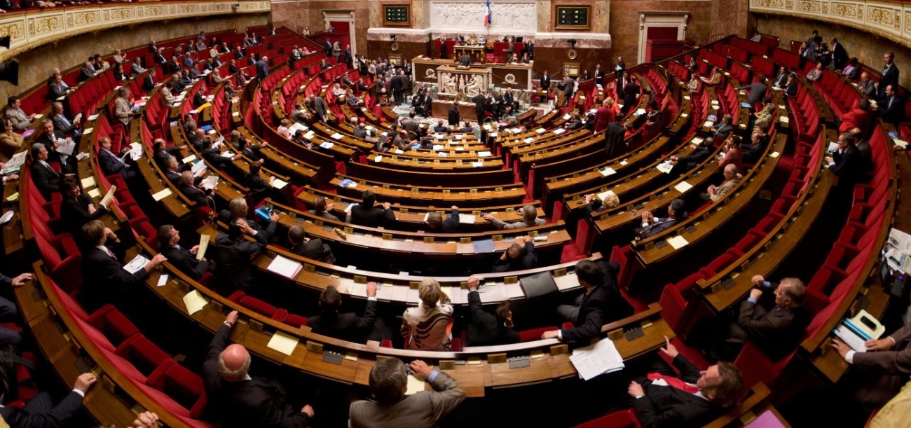 Hémicycle peuplé de l'Assemblée nationale