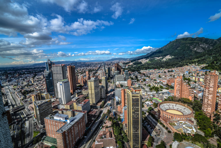 Vue aérienne de la grande ville-capitale de Bogotá