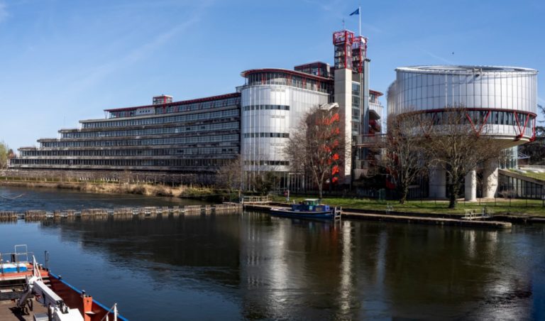 Photo du grand bâtiment de la Cour européenne des Droits de l'homme