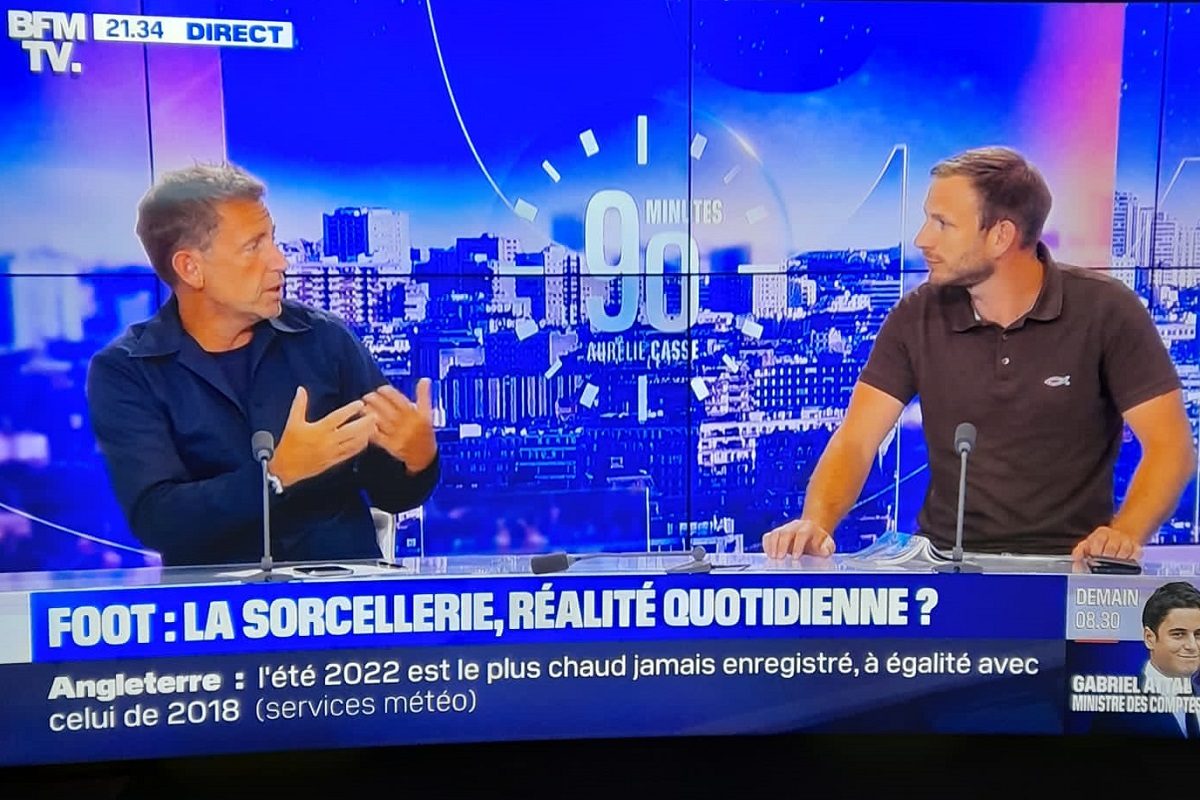 Daniel Riolo et Joël Thibault sur le plateau de BFM TV pour parler de l'occultisme dans le sport