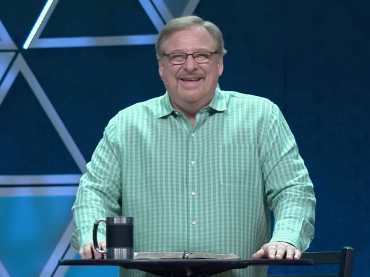 Le pasteur Rick Warren prononce son dernier sermon avant la retraite