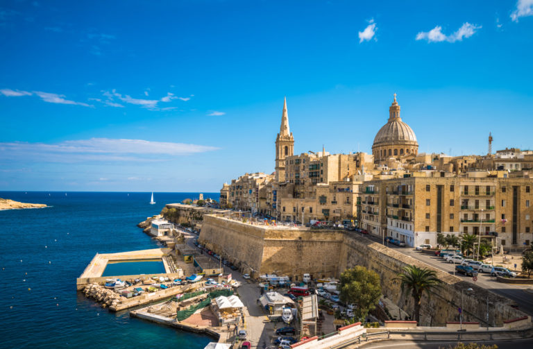 La Valette, capitale de Malte, une structure rocheuse qui donne sur la mer