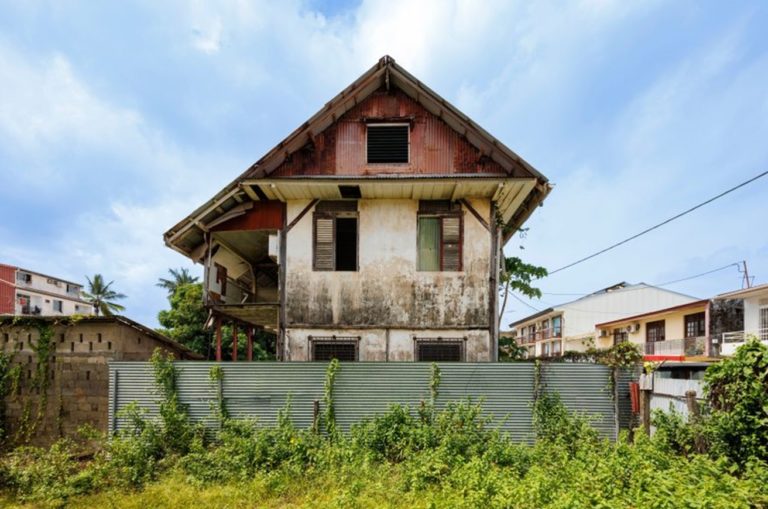 Vue de la façade de la Maison Emmanuel de Cayenne