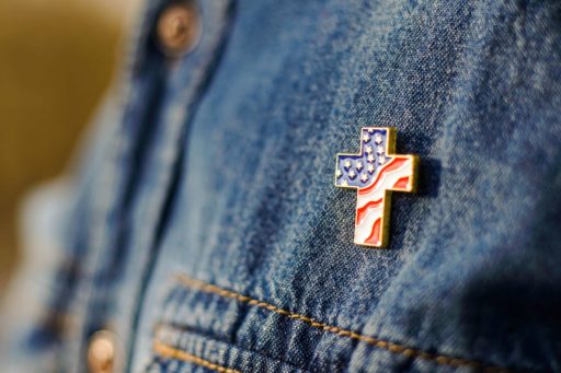 La journaliste étasunienne Katherine Stewart alerte sur les dangers du nationaliste chrétien pour la démocratie. Un mouvement éclectique et pas nécessairement religieux.