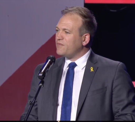 Johnnie Moore s'adresse à l'audience du Sommet national de la Foi en octobre 2024