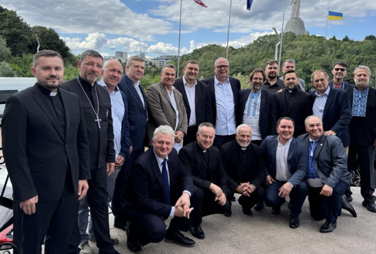 Une photo de groupe des représentants du Conseil des Eglises protestantes évangéliques d'Ukraine