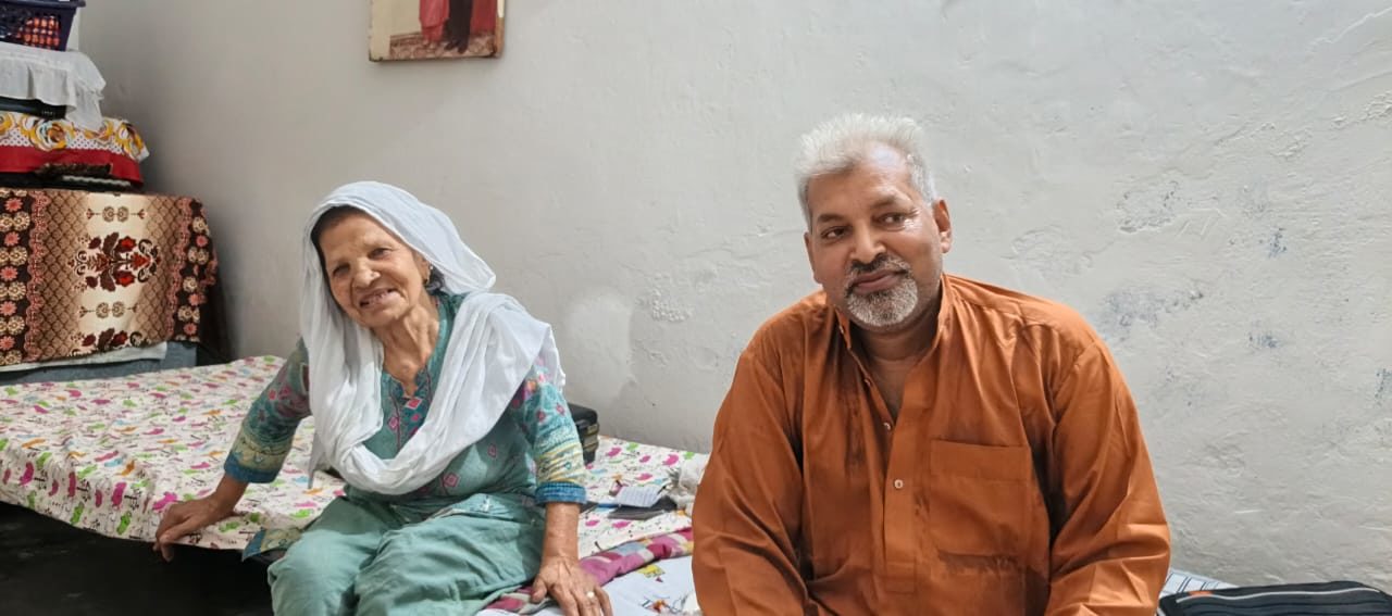 Zafar et sa femme Nawab photographiés dans leur maison