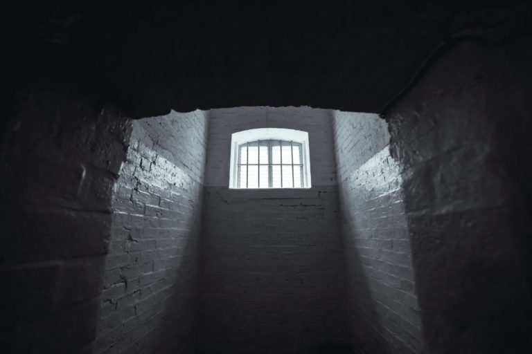 Intérieur d'une prison.