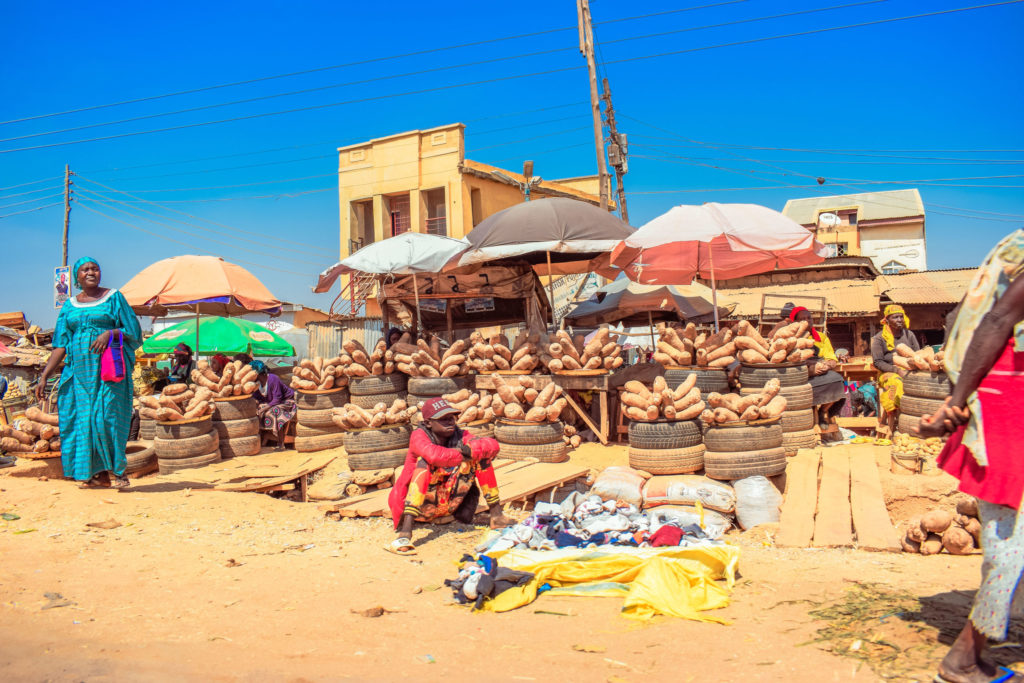 Un marché de nourriture au Nigéria, photographié en 2022