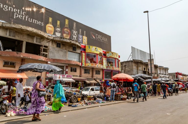 Un marché à Abidjan