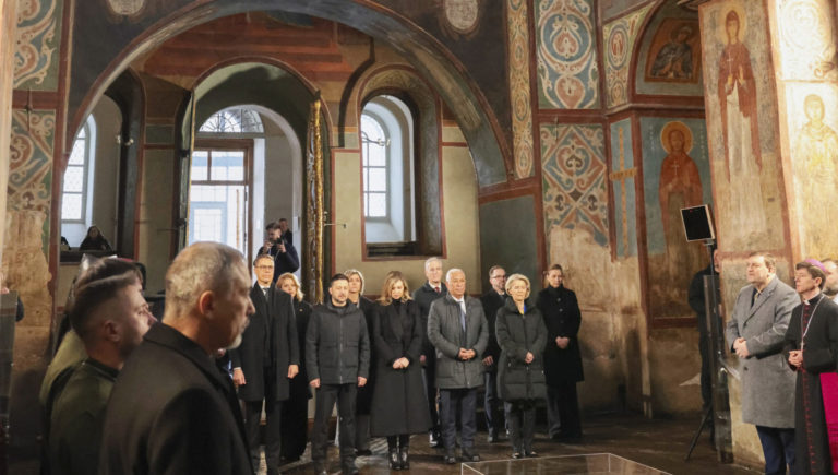 Les responsables européens et Volodymyr Zelensky à la cathédrale Sainte-Sophie