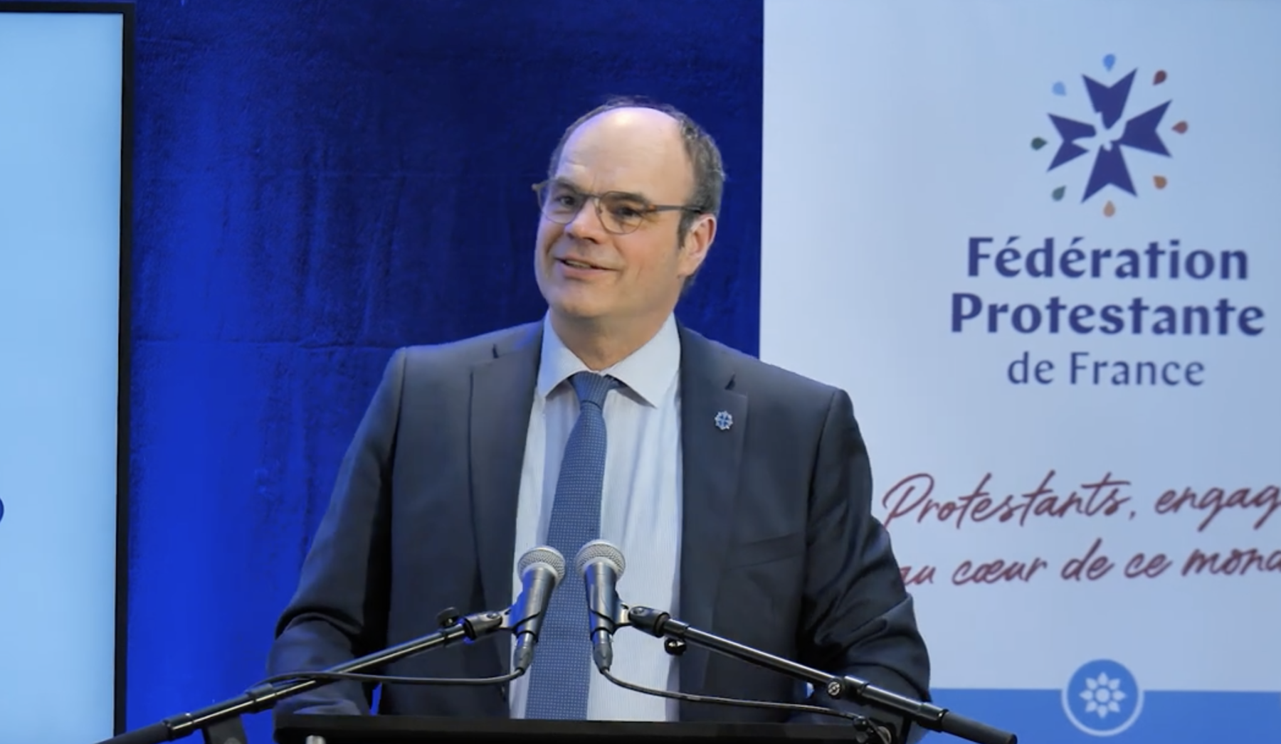 Christian Kriege, président de la FPF au pupitre pour apporter son discours