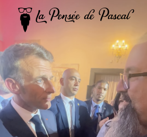 Emmanuel Macron échangeant avec Pascal Portoukalian à Erevan le 4 mai
